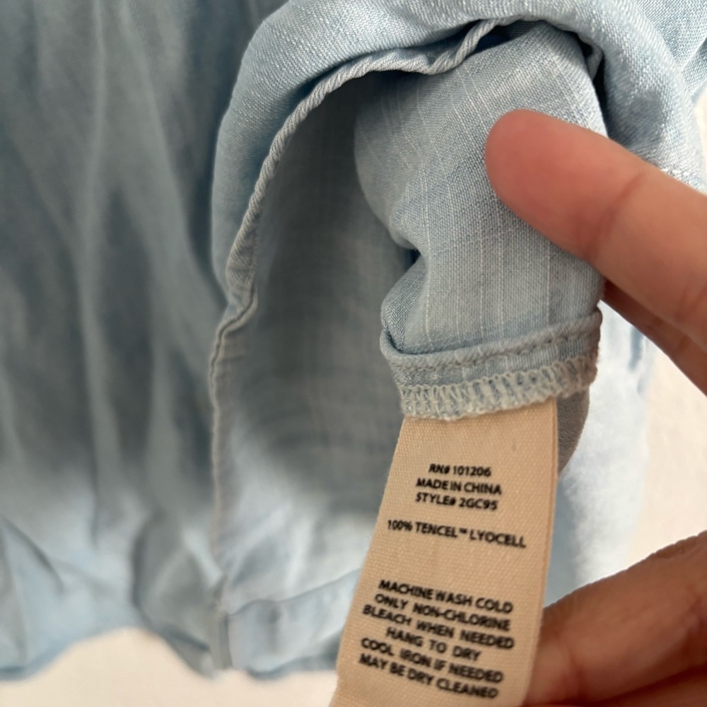 Soft Surroundings Size Medium Blue Chambray Je Veux Tencel Button Front Shirt - Picture 4 of 6